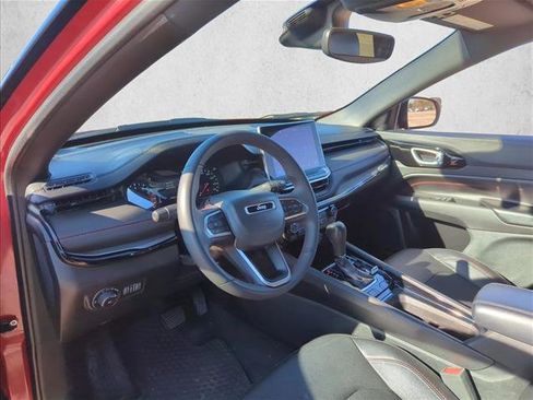 Used 2023 Jeep Compass Trailhawk image 10