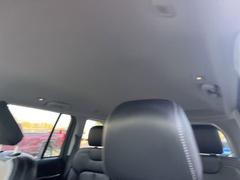 Used 2023 Jeep Grand Cherokee Limited image 22