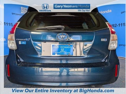 Used 2017 Toyota Prius V Two image 6