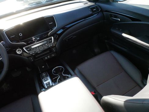 Certified 2026 Honda Ridgeline Black Edition image 11