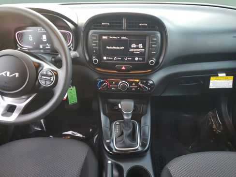 Certified 2024 Kia Soul LX w/ Option Group 015 FWD image 10