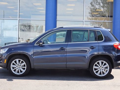 Used 2011 Volkswagen Tiguan S AWD/4WD image 2