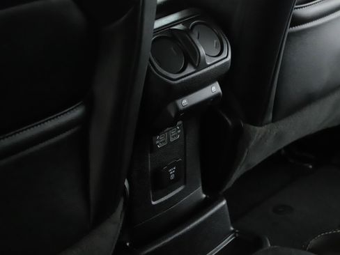 Used 2021 Jeep Wrangler Unlimited Sahara AWD/4WD image 7