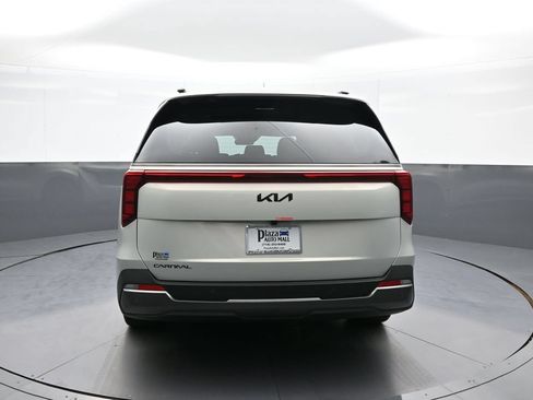 New 2026 Kia Carnival SX w/ SX Dark Edition Package FWD image 7