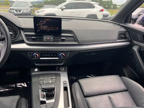 Used 2020 Audi Q5 2.0T Premium w/ Titanium Sport Package AWD/4WD image 14