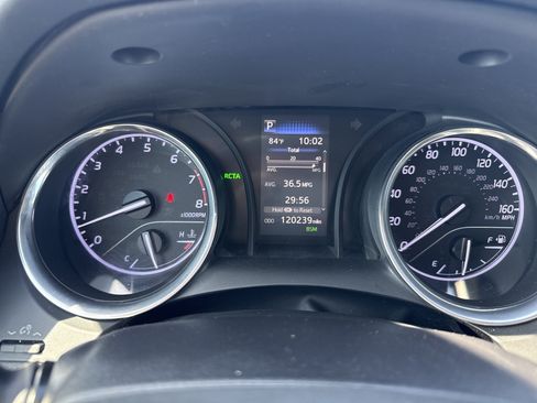 Used 2019 Toyota Camry LE w/ Convenience Package FWD image 17