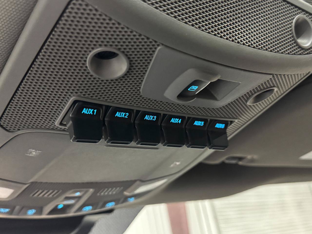 Used 2021 Ford F350 XLT w/ XLT Premium Package AWD/4WD image 9