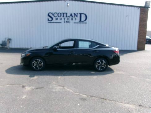 Used 2025 Nissan Sentra SV FWD image 1