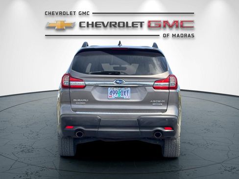 Used 2022 Subaru Ascent Limited w/ Technology Package AWD/4WD image 4