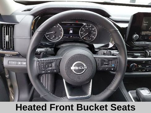 Used 2025 Nissan Pathfinder SV AWD/4WD image 11