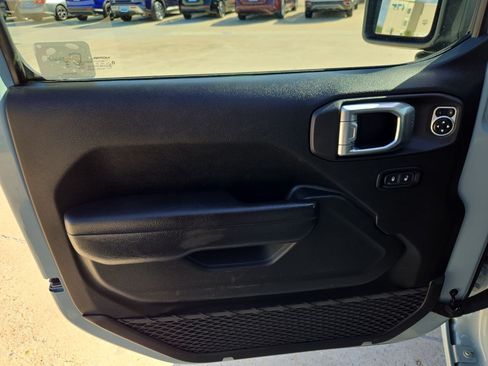 Used 2024 Jeep Wrangler Unlimited Sport AWD/4WD image 14