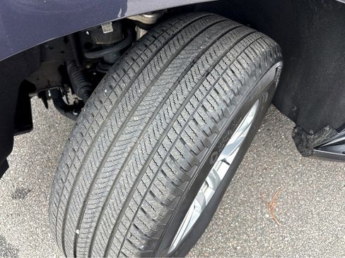 Used 2024 Chevrolet Tahoe LT image 30