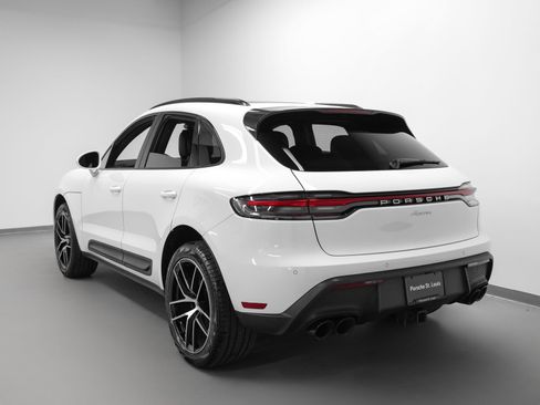 Used 2023 Porsche Macan image 3