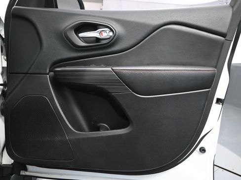 Used 2015 Jeep Cherokee Trailhawk image 41