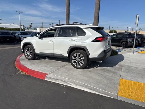 Used 2023 Toyota RAV4 XLE Premium image 17