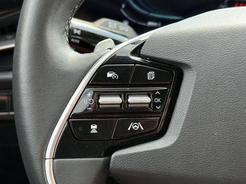 Used 2025 Kia Niro EX FWD image 15