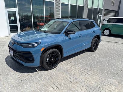 New 2025 Volkswagen Tiguan SE R-Line