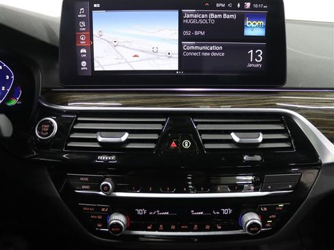 Used 2021 BMW 540i xDrive w/ Premium Package image 35