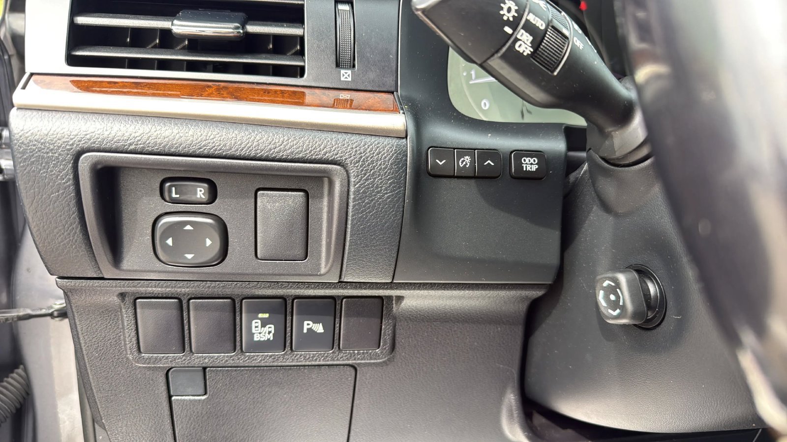 Used 2015 Lexus ES 350 w/ Premium Package FWD image 13