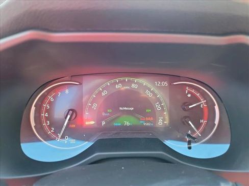 Used 2025 Toyota RAV4 XLE Premium image 18