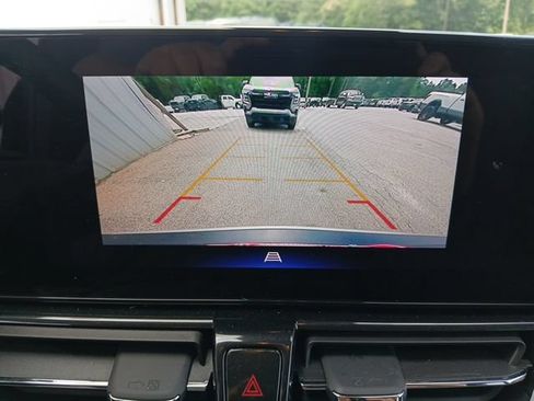 Used 2024 Chevrolet TrailBlazer LT w/ LT Cold Weather Package FWD image 30