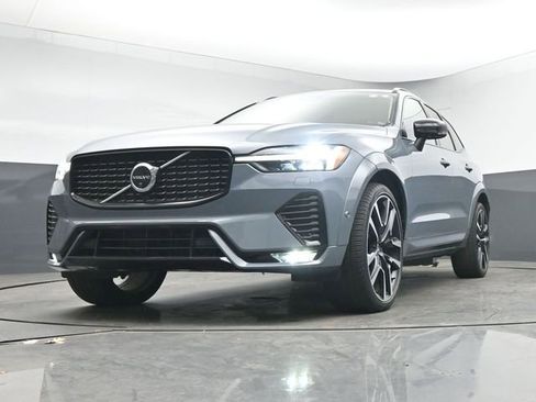 Used 2023 Volvo XC60 B5 Ultimate w/ Climate Package image 12
