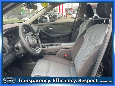 Certified 2023 Nissan Rogue SV image 15