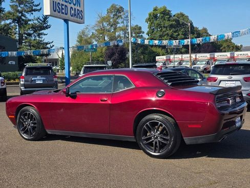 Used 2019 Dodge Challenger SXT w/ Plus Package image 26