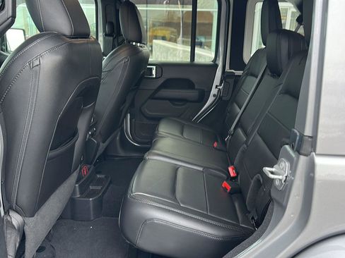 Used 2021 Jeep Wrangler Unlimited Sahara image 22