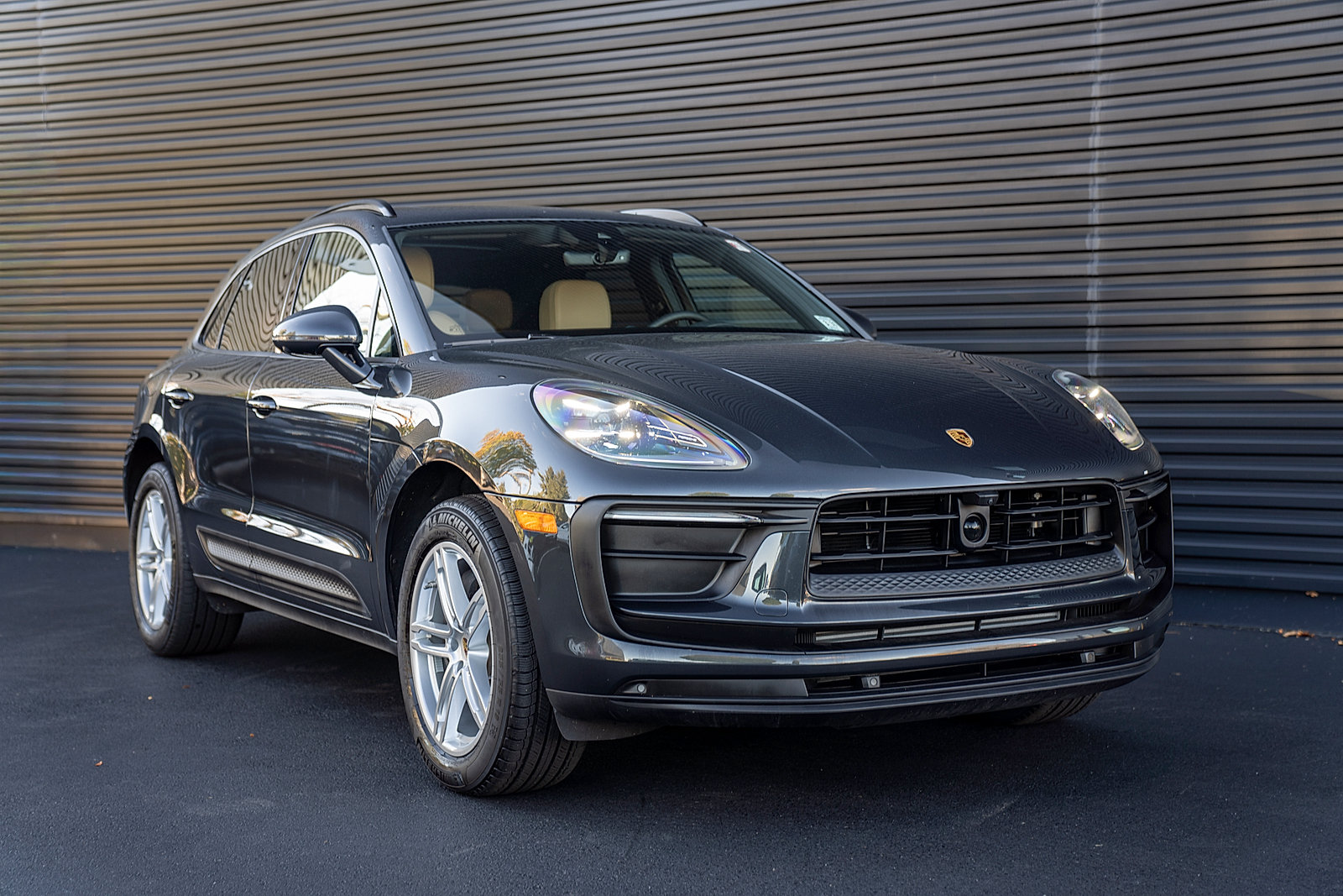 Used 2026 Porsche Macan AWD/4WD image 25