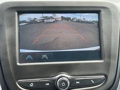 Used 2018 Chevrolet Equinox LS FWD image 17