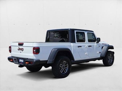 Used 2025 Jeep Gladiator Mojave w/ Convenience Group image 5