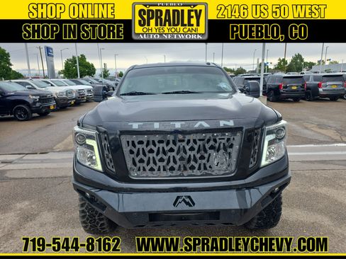 Used 2017 Nissan Titan PRO-4X AWD/4WD image 2