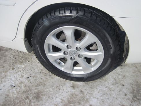 Used 2011 Toyota Camry LE w/ LE Extra-Value Pkg image 7