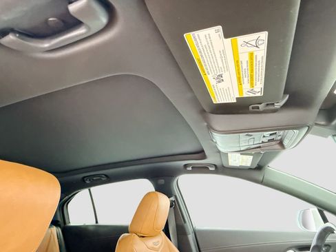 Used 2019 Cadillac XT4 Premium Luxury FWD image 17