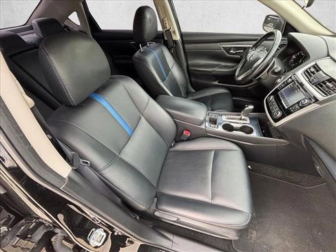 Used 2018 Nissan Altima 2.5 SR w/ SR Midnight Edition image 22