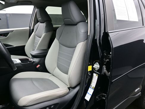 Used 2021 Toyota RAV4 Limited w/ Limited Grade Weather Package image 11