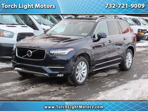 Used 2017 Volvo XC90 T6 Momentum w/ Vision Package image 1