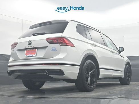 Used 2023 Volkswagen Tiguan SE R-Line image 31