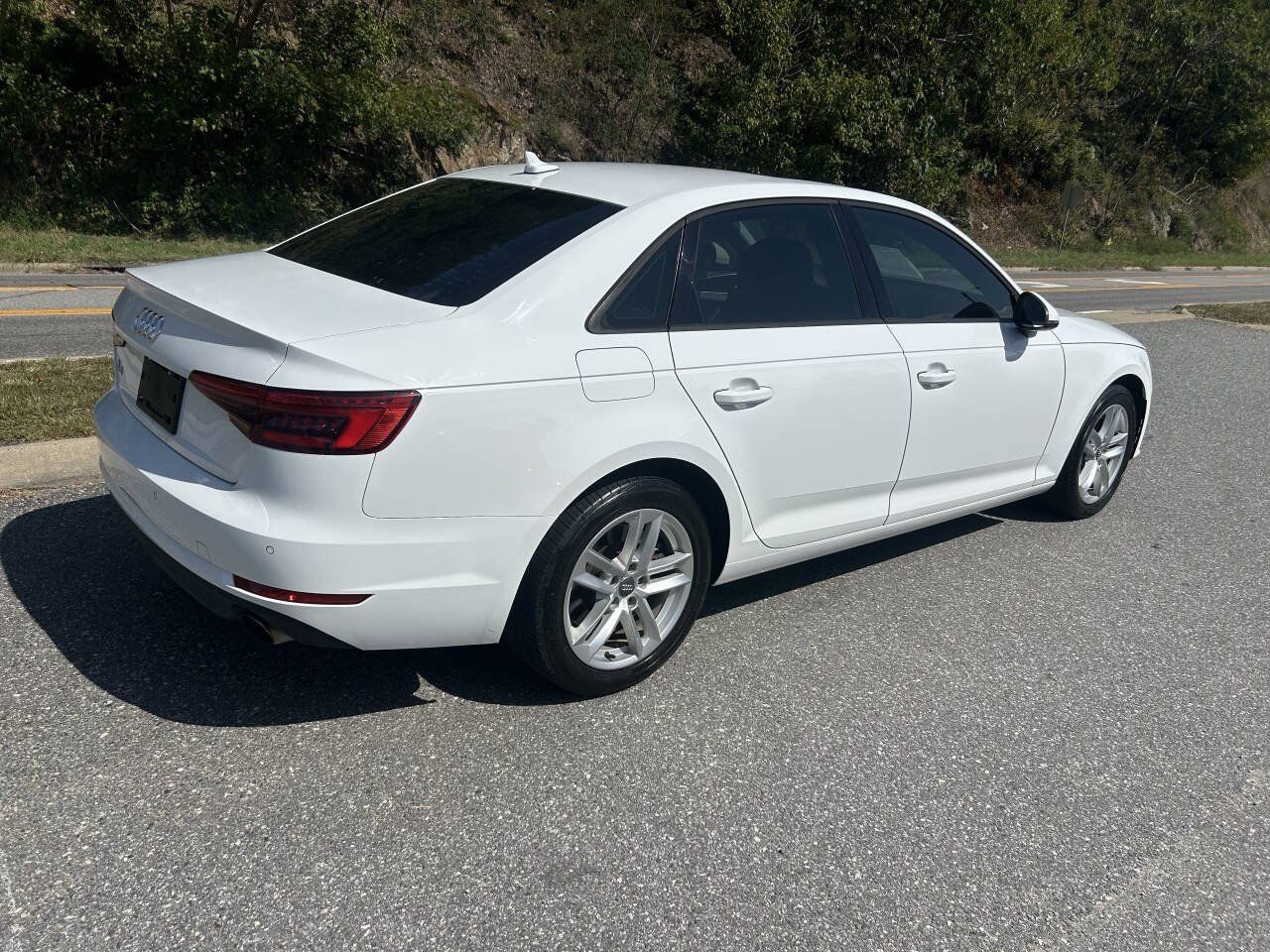 Used 2017 Audi A4 2.0T Premium FWD image 8