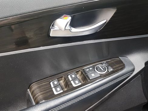 Used 2020 Kia Sorento LX FWD image 10