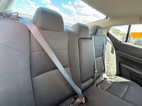 Used 2025 Nissan Altima 2.5 SV FWD image 28