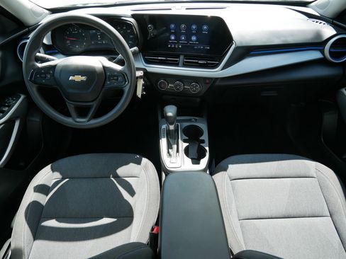 Used 2024 Chevrolet Trax LS FWD image 10