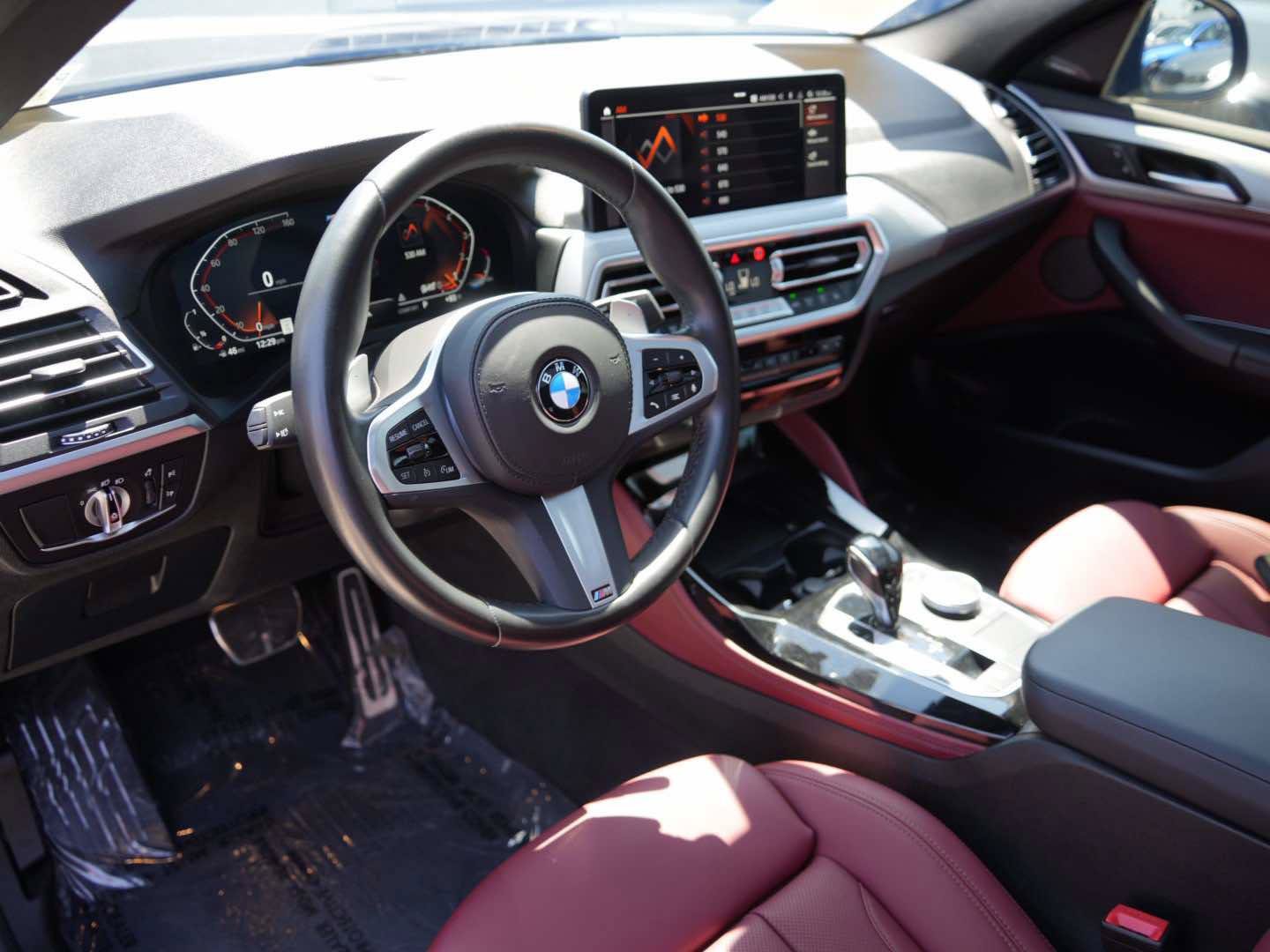 Used 2025 BMW X4 xDrive30i w/ M Sport Package AWD/4WD image 13