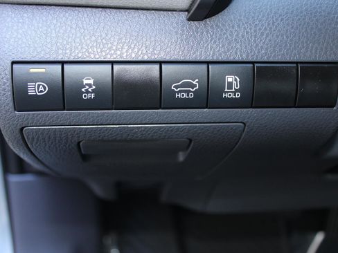 Used 2023 Toyota Camry XLE image 15