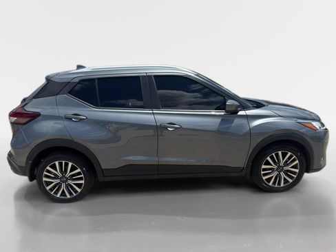 Used 2024 Nissan Kicks SV FWD image 7