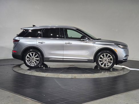 Used 2022 Lincoln Corsair AWD w/ Premium Package image 11