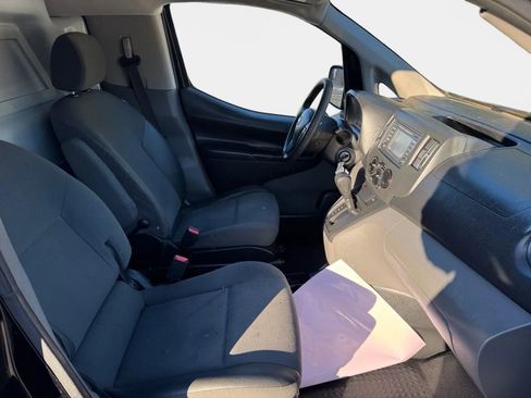 Used 2019 Nissan NV200 SV w/ Navigation Package image 10