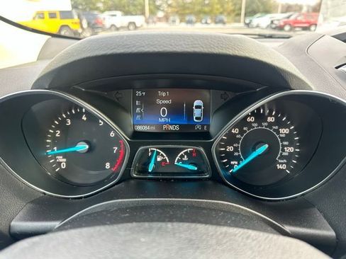 Used 2018 Ford Escape SE image 29