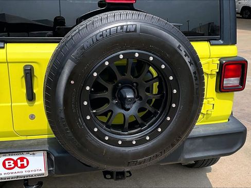 Used 2023 Jeep Wrangler Sport AWD/4WD image 28